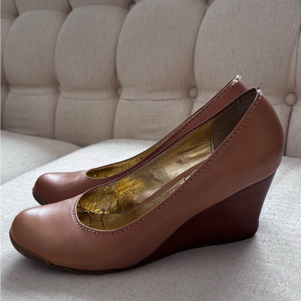 Elegant Tan Wedge Pumps